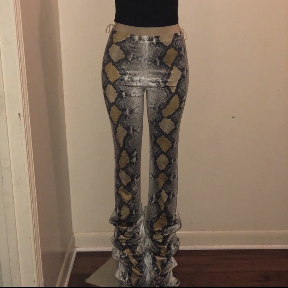 Stacked print pants